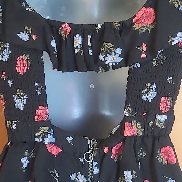 American Eagle Romper Shorts 1-Piece Jumper Pockets Open Back Floral Sleeveless - Picture 12 of 16